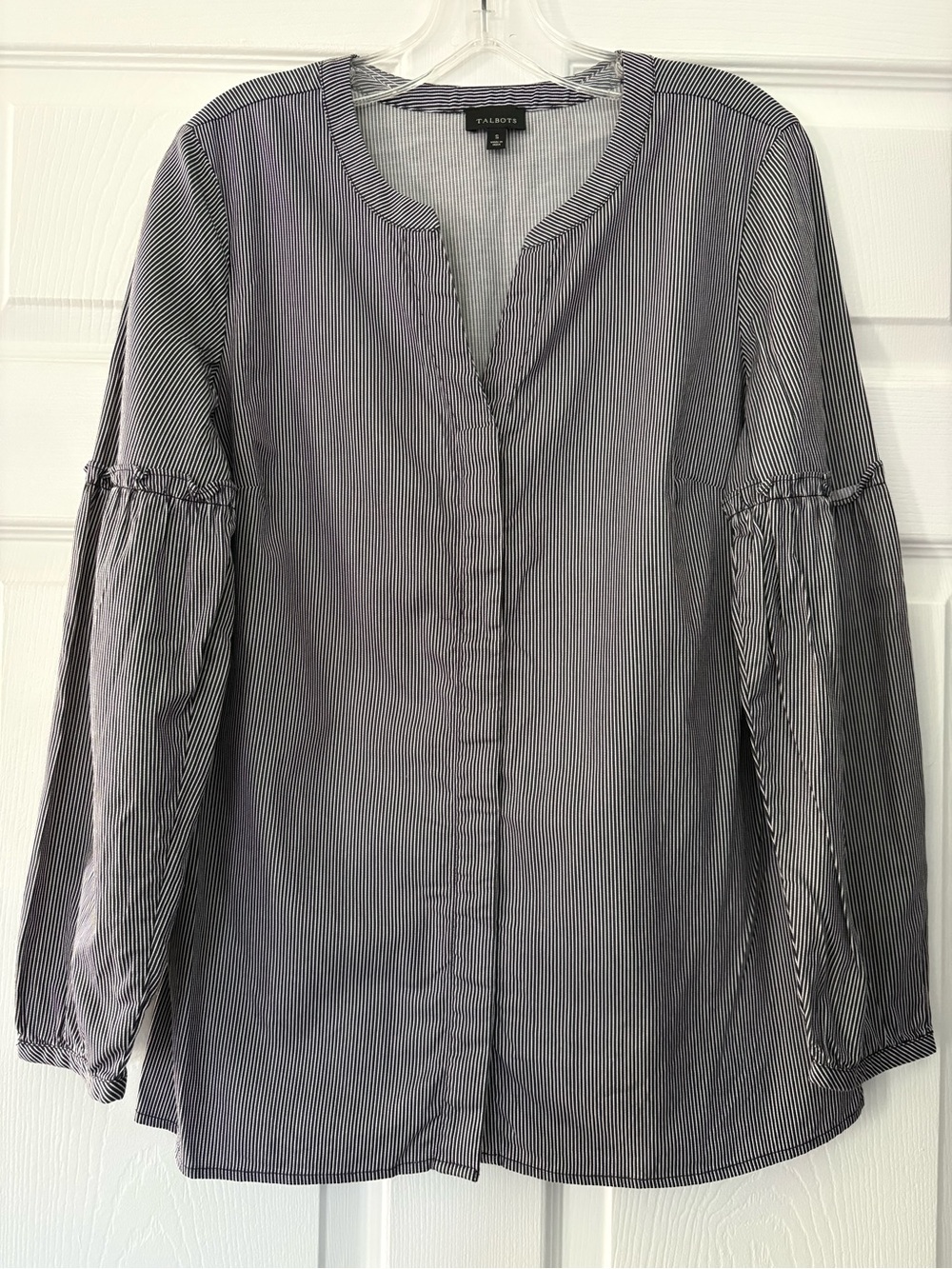 Talbots black White Pinstripe long balloon sleeve Blouse small stretch